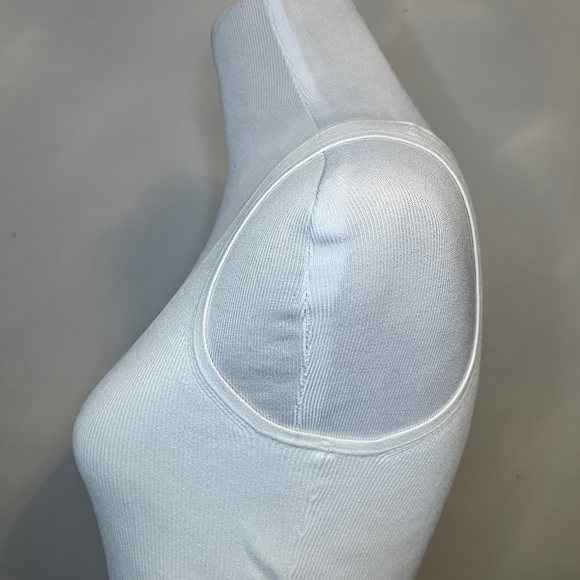 Ann Mashburn Ribbed Cream Tank Top - Size Small classic styling - Picture 4 of 9